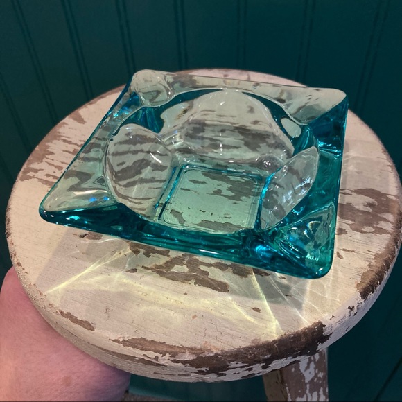 Retro Glass Ashtray - Picture 6 of 7